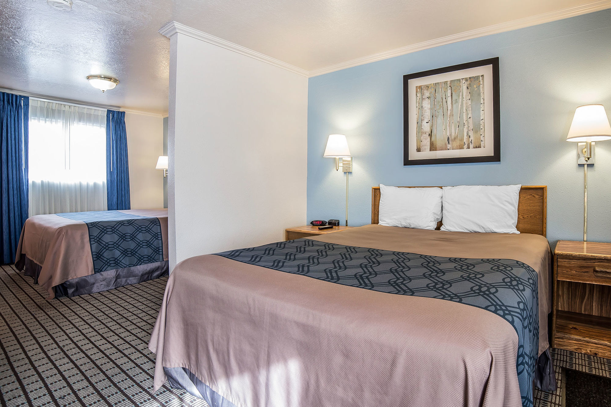 Econo Lodge Inn & Suites Logan Room photo